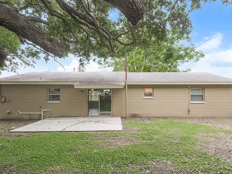 5927 Stokes Rd — Photo 16