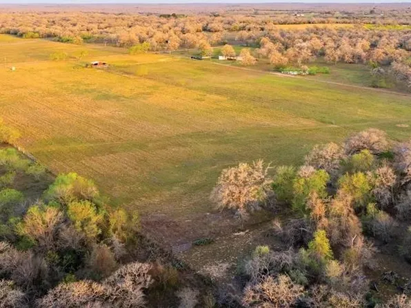 483 Batey Rd, Seguin, TX 78155