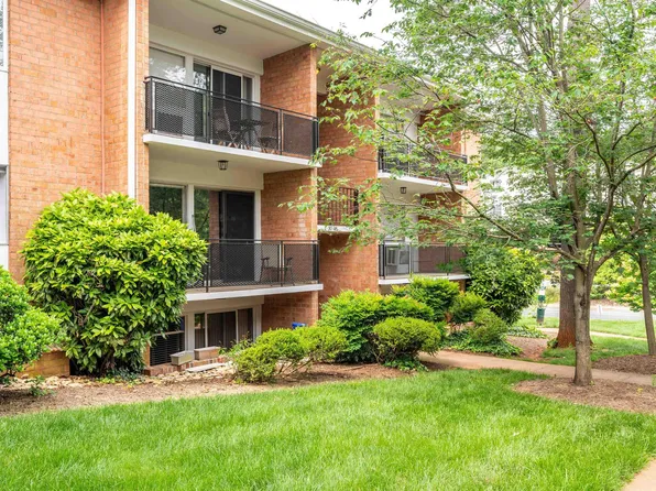 1800 Jefferson Park Ave APT 42, Charlottesville, VA 22903