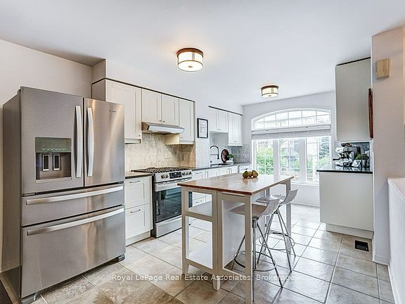 2nd image of 7222 Deanlee Ct