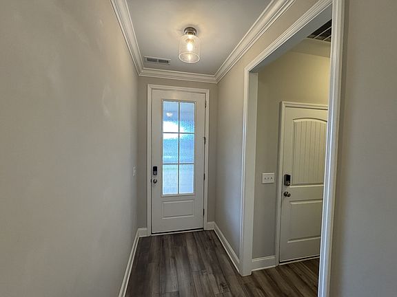 3rd image of 112 Daisy Ln