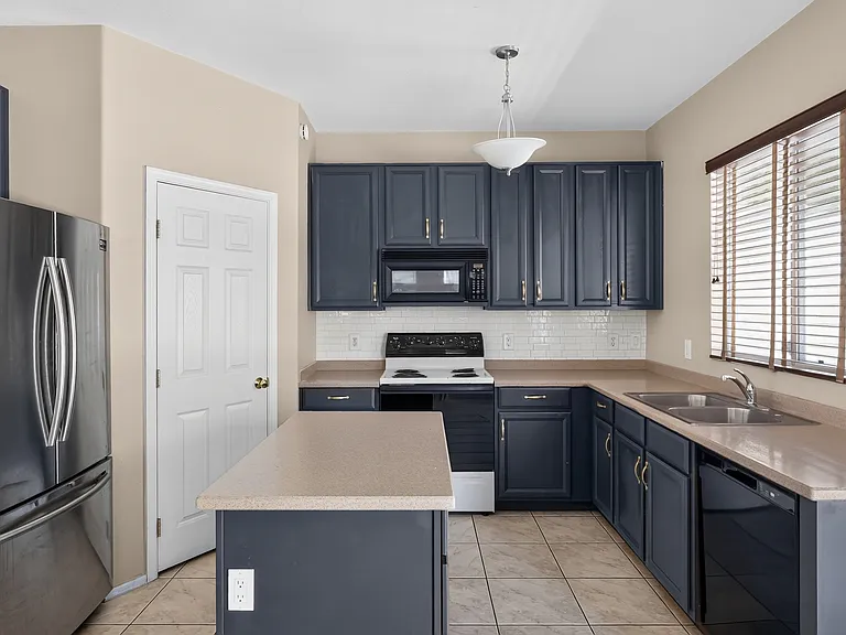 3032 W Cavalry Dr — Photo 9