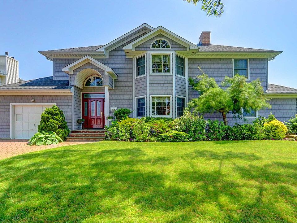 1st image of 4 Beverly Pl