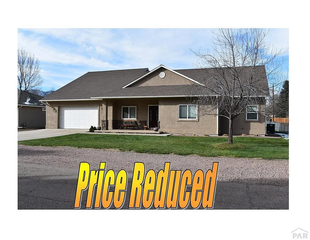 945 Dewey St photo 1