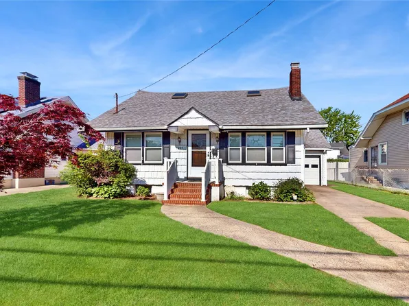 3294 4th Street, Oceanside, NY 11572