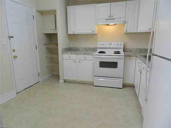 5th image of 3061 Blitz Ct