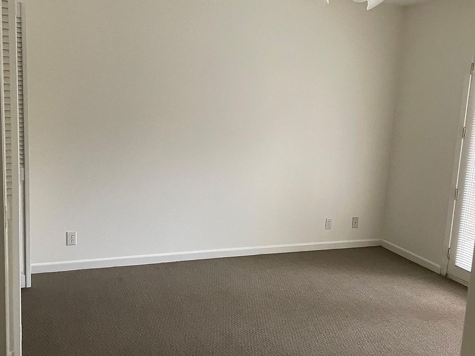 Bedroom- has two closets