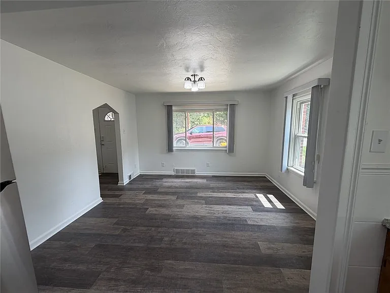 1113 Rochester Rd — Photo 19