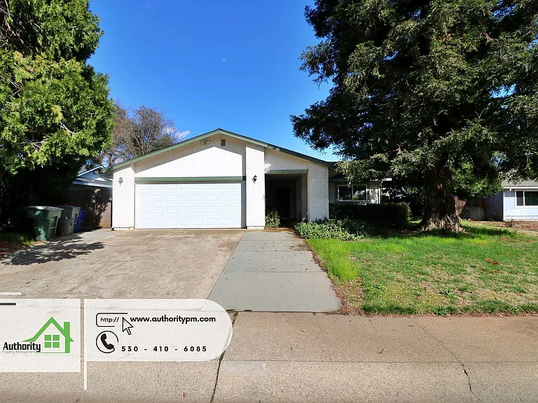 3751 Harrow Ct — Photo 2