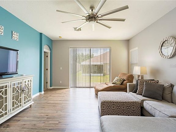 5th image of 6932 Surrey Oak Dr