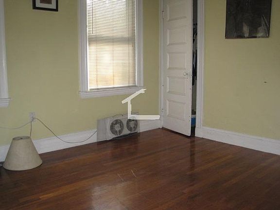 5th image of 145 Parsons St Suite 1