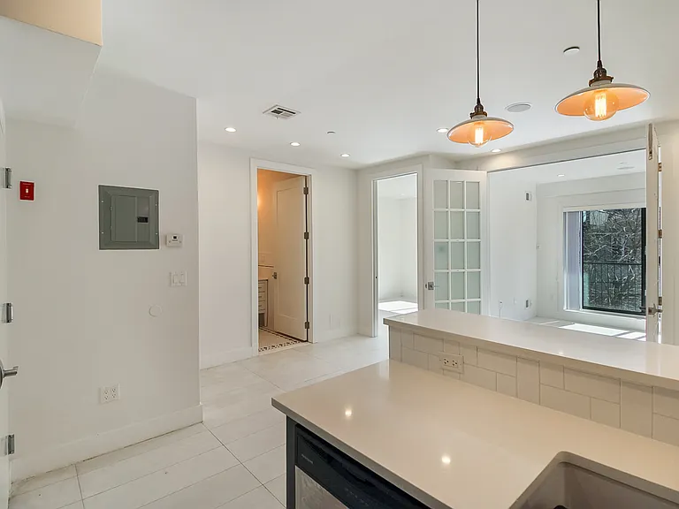 1068 Lafayette Ave #6 — Photo 8