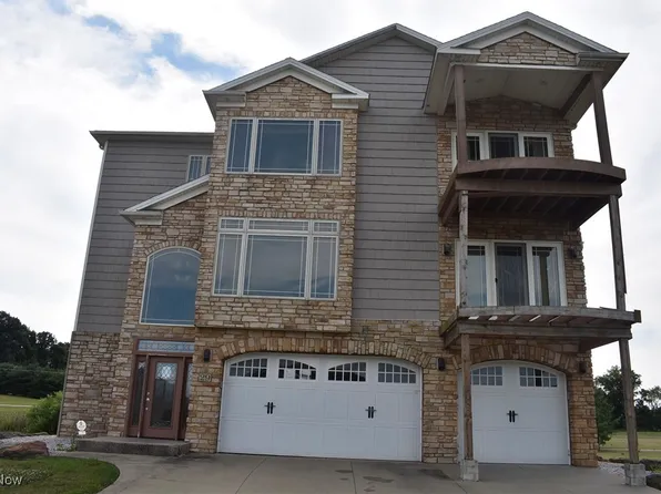 29 Shores Dr, Poland, OH 44514