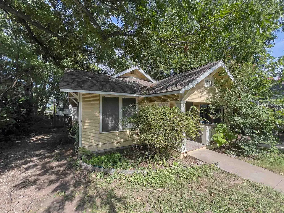 2818 Salado St #1