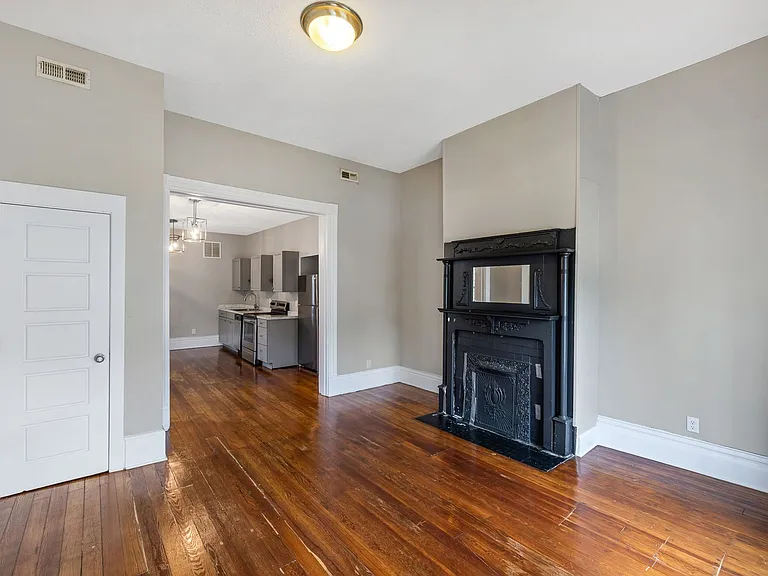 638 E Ormsby Ave — Photo 6