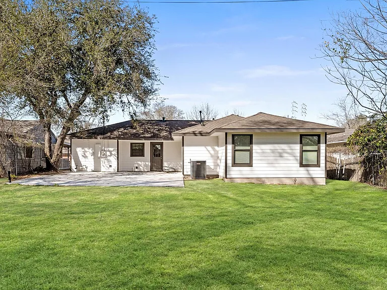 5326 Newkirk Ln — Photo 16