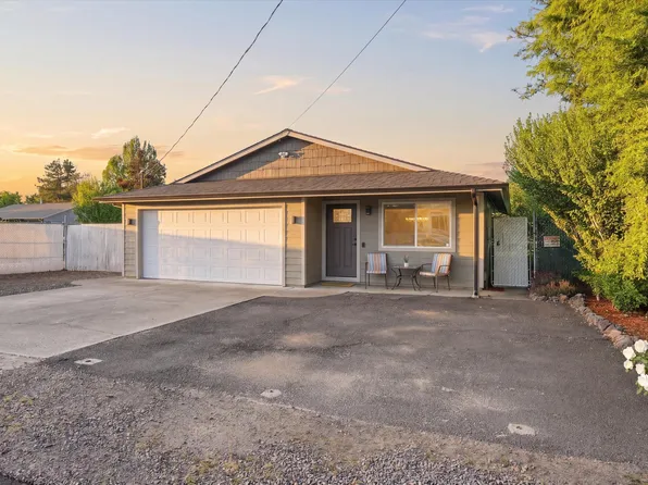 675 Berrydale Ave, Medford, OR 97501
