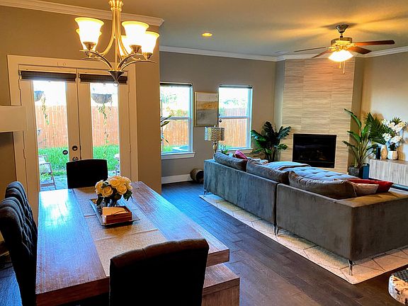 Dining Room allows you to easily entertain your guests in this open floorplan.