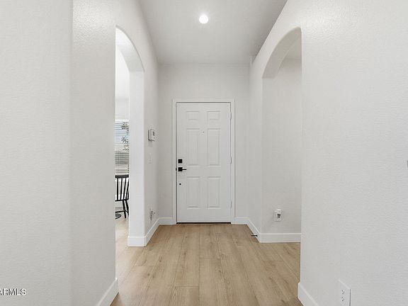 5th image of 1146 W 20TH Avenue