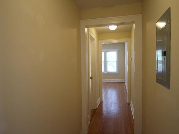 5th image of 4027 N Monticello Ave #3