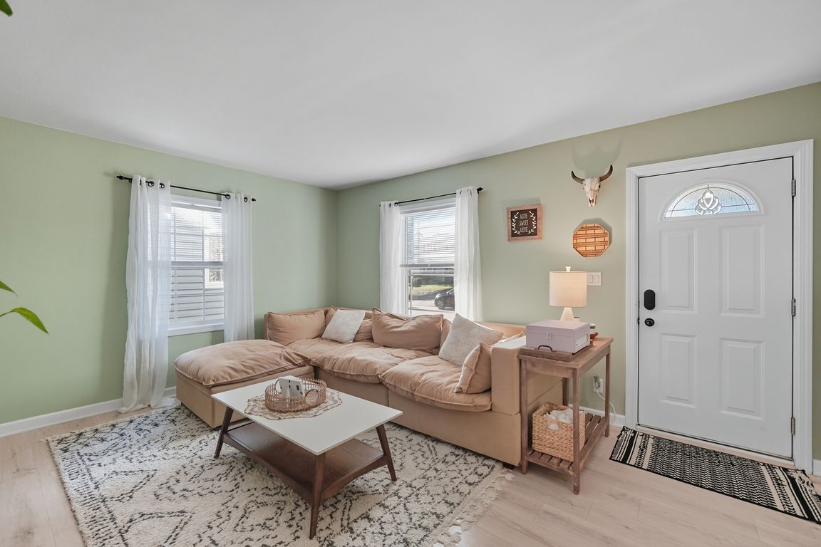 next background image