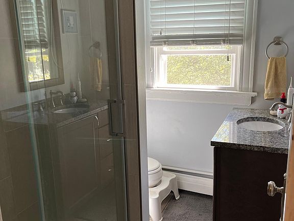 4th image of 850 Potomac Ave