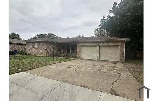 704 Clebud Dr Photo 1