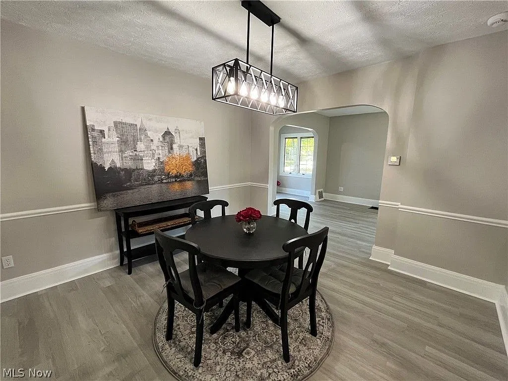 3 bed, 2.5 bath, 2422 sqft, $1,950 — Photo 4