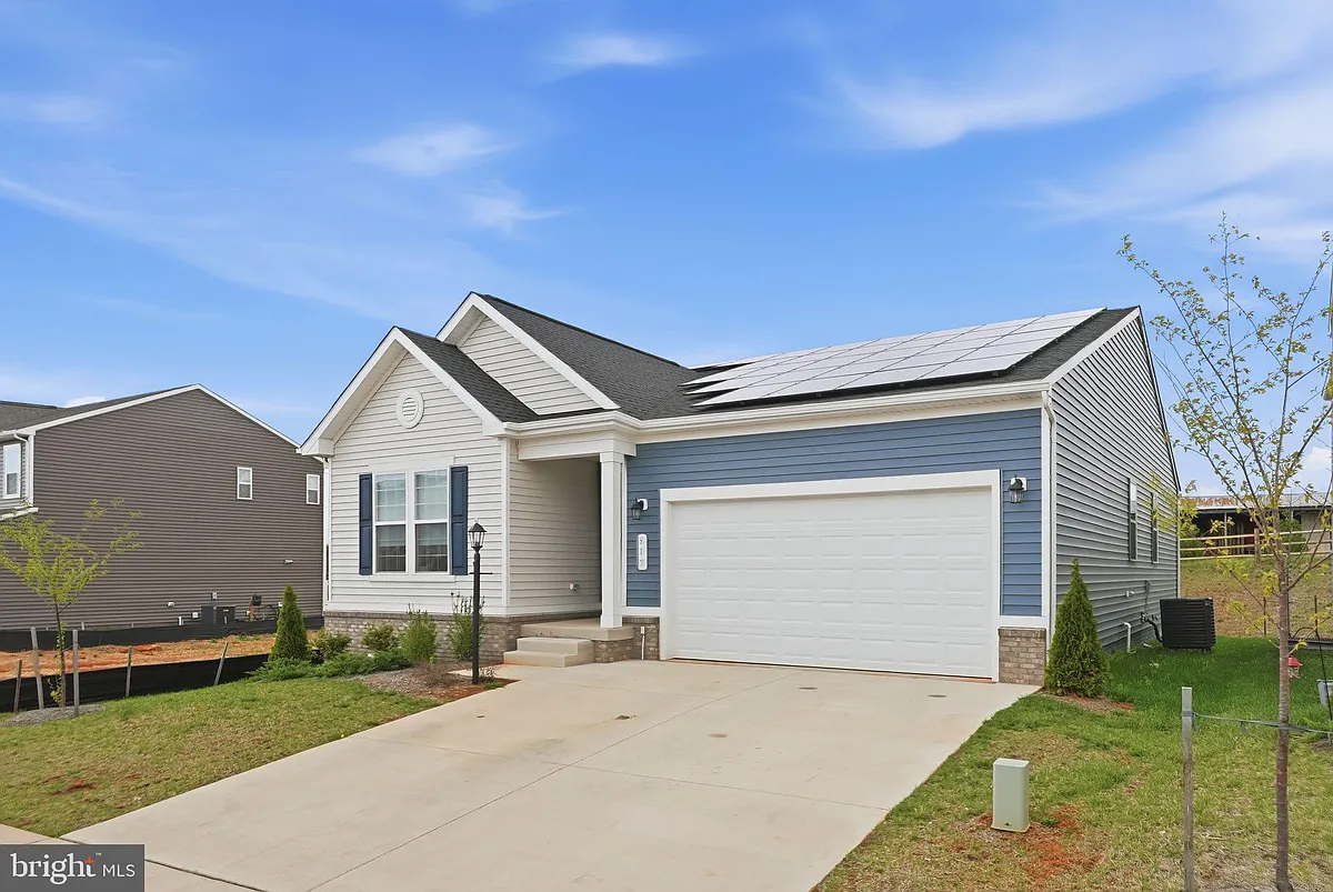 Building Photo - 615 Clover Ln