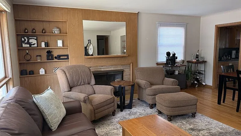 2 bed, 2.0 bath, 2238 sqft, $2,495 — Photo 2