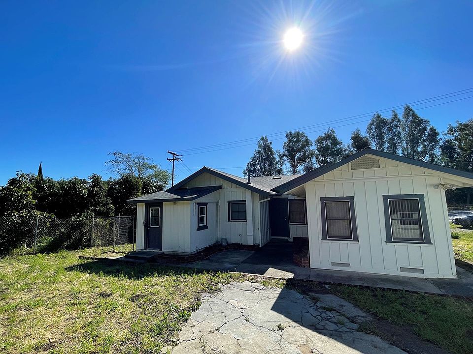 2nd image of 2989 W Telegraph Rd