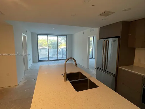13800 Highland Dr #207, North Miami Beach, FL 33181