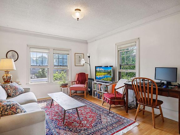 5th image of 2512 33rd Ave S