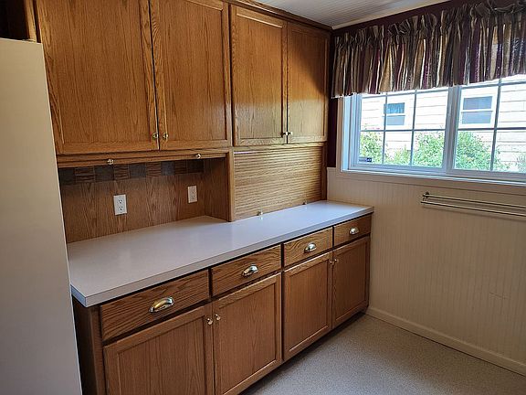 3rd image of 1504 Butternut Ave