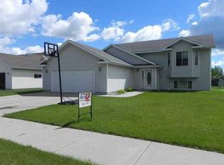 3313 2nd St SE, Minot, ND 58701