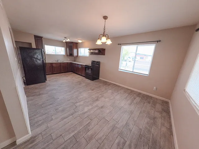 756 E University Dr — Photo 6