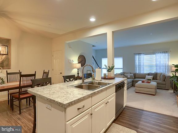 5th image of 1730 Fairbank Ln