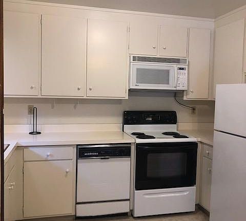 5th image of 210 Cowper St
