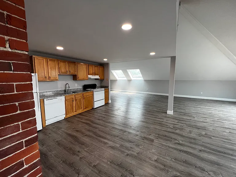 36 Abbott Street — Photo 77
