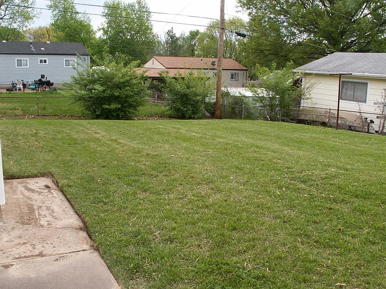 223 Toulon Dr — Photo 12