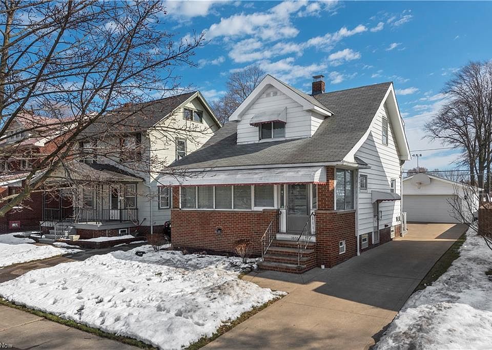1st image of 2055 Clarence Ave