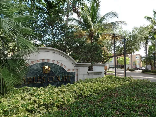 6801 SW 44th St APT 203, Miami, FL 33155