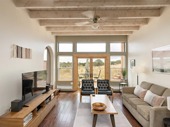 3 Raudo Pl, Santa Fe, NM 87508