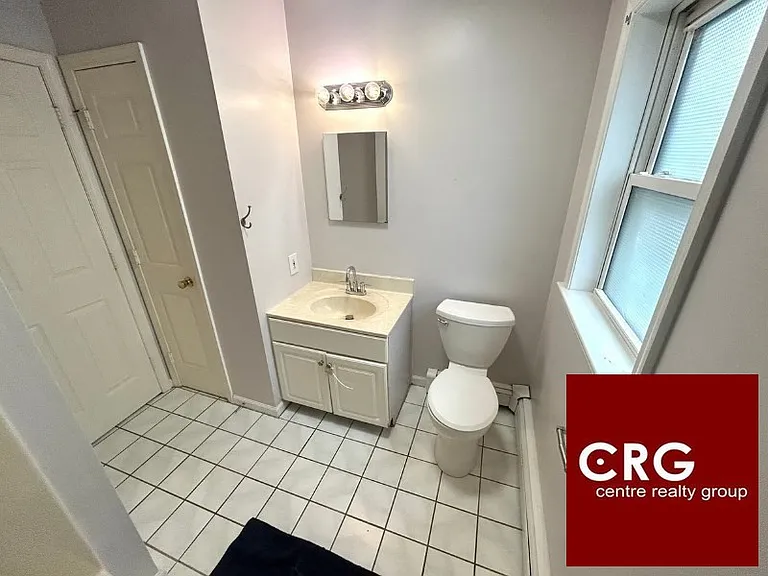 9 Irving St #1 — Photo 10
