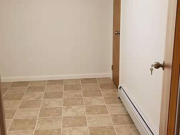 4th image of 2118 Utopia Pkwy
