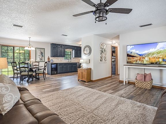 2nd image of 11360 Holton Ln