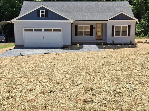 176 Delwood Ct, Mount Gilead, NC 27306