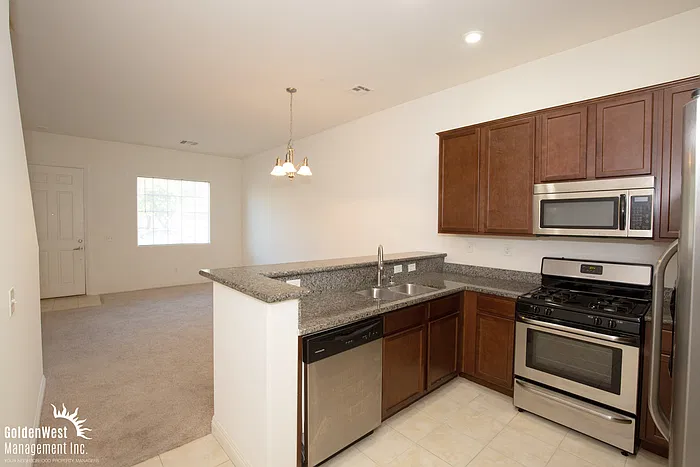 2 bed, 2.0 bath, 1260 sqft, $1,995 — Photo 4