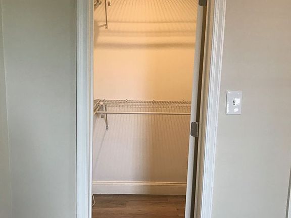 3rd image of 726 N Nelson St APT 3