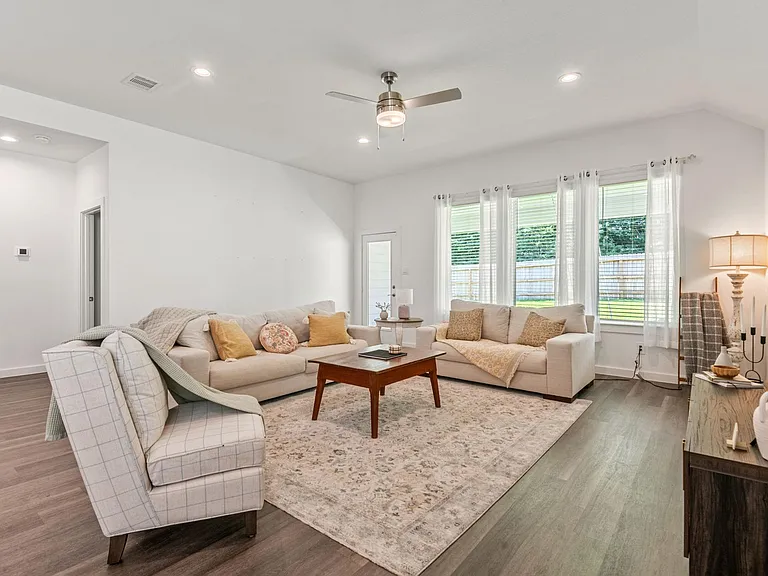 560 Newcomb Hollow Dr — Photo 19